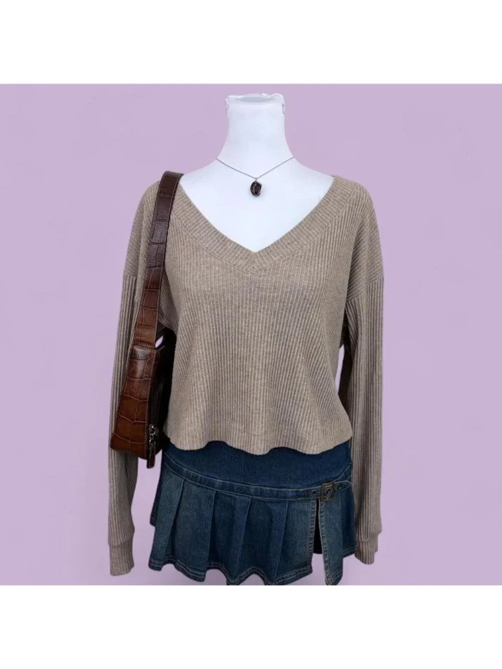 Alo Yoga Muse Ribbed V-Neck Pullover